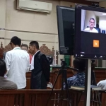 Sidang kasus korupsi Bupati Bangkalan non-aktif, R Abdul Latif Amin Imron, di Pengadilan Tipikor Surabaya.