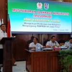 Mirza Ali Mansyur menyampaikan sambutan usai terpilih sebagai Ketua KONI Tuban Periode 2020-2024 secara aklamasi dalam Musorkab di Gedung Korpri Kompleks Krido Manunggal, Selasa (7/1).