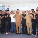 Pengurus POBSI Lamongan foto bersama bupati.