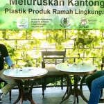 Ketua KPPL-I Jawa Timur, Ony Mahardika (memegang micropone). foto: istimewa.