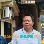 Kasatreskrim Polres Blitar Kota, AKP Rudi Kuswoyo, saat memberi keterangan ke awak media terkait kasus pembunuhan. Foto: AKINA NUR ALANA/BANGSAONLINE