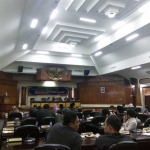 Rapat paripurna DPRD Tuban dengan agenda pembahasan beberapa Raperda dan RPJMD. foto: SUWANDI/ BANGSAONLINE