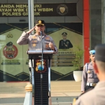  Kapolres Gresik, AKBP Ramadhan Nasution, saat memimpin apel perdana pascalibur Lebaran Idulfitri 1447 H. Foto: Ist
