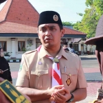 Wali Kota Pasuruan saat memberi arahan kepada anggota Pramuka.