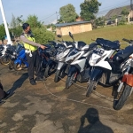 Sebanyak 22 unit sepeda motor yang diamankan saat razia balap liar dibawa ke Mapolres Pamekasan. 