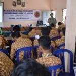 Siswa SMK Karya Bhakti saat mendapatkan pelatihan dari PT Smelting. foto: SYUHUD/ BANGSAONLINE