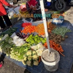 Simak perubahan harga sembako Jatim hari ini. Foto: Sulthon/Bangsaonline.