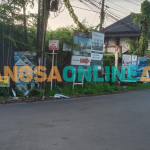 Kerangka bekas APK caleg masih berdiri di sudut Desa Kembangan, Kecamatan Kebomas, Gresik usai ditertibkan bawaslu di masa tenang. foto: SYUHUD/ BANGSAONLINE.com