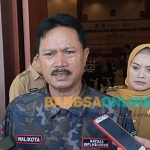 Wali kota Madiun, Maidi memberikan jawabannya kepada BANGSAONLINE.com tentang bangunan bawah kota Madiun. Foto : Hendro Suhartono/BANGSAONLINE.com