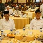 KH A Hasyim Muzadi bersama Menteri Pertahanan (Menhan) RI Ryamizard Ryacudu dalam acara bersama alim ulama di Kemenhan RI Jakarta, Jumat (11/11/2016). Foto: istimewa  