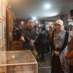 Wali Kota Kediri dan Wakil Wali Kota Kediri saat meninjau stan-stan museum. (Ist)