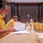 Ketua DPD Golkar Gresik Ahmad Nurhamim saat mengikuti rapat konsolidasi DPD Golkar se-Jatim. (foto: ist)