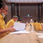 Ketua DPD Golkar Gresik Ahmad Nurhamim saat mengikuti rapat konsolidasi DPD Golkar se-Jatim. (foto: ist)