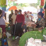 SIDAK: Pj. Bupati Hudiyono saat meninjau kondisi Pasar Larangan, Candi, Jumat (13/11) lalu. foto: ist.