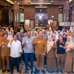  Wabup Asluchul Alif bersama Admin and Relations Manager PT Cargill Indonesia,  Adi Suprayitno saat menghadiri halal bihalal dan penutupan program promosi dan pencegahan stunting fase 2. foto: ist.