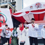 Gus Ipul-Puti saat membeberkan 3 program barunya.