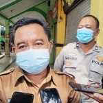 Kepala Dinas Kesehatan, Pengendalian Penduduk, dan Keluarga Berencana (Dinkes P2KB) Kabupaten Tuban Bambang Priyo Utomo saat memberikan keterangan kepada awak media.