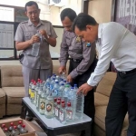 Ratusan botol miras opolsan yang disita Polres Blitar Kota.