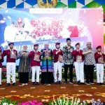 Mensos RI Saifullah Yusuf (Gus Ipul) saat menghadiri Bimtek Kepala Sekolah dan Tenaga Kependidikan Sekolah Rakyat se-Jawa Timur yang digelar di Balai Pengembangan Sumber Daya Manusia (BPSDM) Provinsi Jawa Timur, Jumat (16/1/2025).