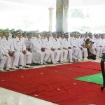 Para kades yang dilantik di Pendopo Kabupaten Jombang.
