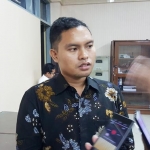 Akhmad Toharudin, Tenaga Ahli Anggota DPR RI H. Charles Meikyansah.