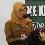 Wakil Bupati Kediri Dewi Maria Ulfa saat memberi motivasi Kafilah Kediri yang hendak mengikuti Musabaqah Tilawatil Quran Tingkat Provinsi Jatim ke XXIX di Kabupaten Pamekasan. foto: ist.