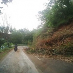 Salah satu titik longsor di jalur Pacitan-Ponorogo. foto: Yuniardi S/BANGSAONLINE