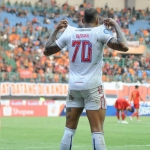Gustavo Almeida dos Santos makin memperkokoh posisinya sebagai pencetak gol terbanyak musim ini
