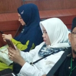 Mulan Jameela (kiri), istri Ahmad Dhani ikut menghadiri sidang.