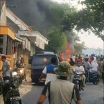 Suasana kebakaran dan kepadatan arus lalu lintas.