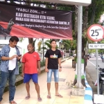 Salah satu spanduk kecaman terhadap Fadli Zon yang sudah terpasang di Pacitan jelang aksi.