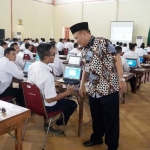 Bupati Fadeli saat sidak di Kampus Unisda. 