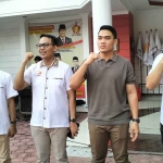 Ketua Pimpinan Cabang Tidar Surabaya, Dwi Wijayanto, saat foto bersama usai menggelar nonton bareng film Sang Patriot.