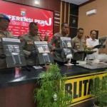 Barang bukti beberapa pohon ganja hingga ganja kering yang dimiliki oleh SA. Foto: Ist.