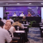 Suasana Bimtek Pengolahan Big Data Bareng Komunitas Open Source Indonesia saat dibuka oleh Kepala Diskominfo Jatim, Hudiyono.

