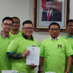 Gerakan Maju Tani saat mendeklarasikan manifesto perjuangan di depan Kepala Staf Kepresidenan yang juga Ketua Umum Himpunan Kerukunan Tani Indonesia, Moeldoko.