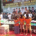 Didampingi Forkopimda dan ulama Madura, Kapolda Jatim memusnahkan B narkoba di Polres Tanjung Perak, Rabu (31/7/2019).
