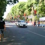 BEBAS. Jalan KH Hasyim Asyari di dekat alun-alun Bojonegoro kini bebas untuk roda dua. Sebelumnya Dishub memberlakukan jalan tersebut hanya satu arah untuk roda empat maupun roda dua. Foto: Eky Nurhadi/BANGSAONLINE