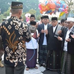 Komandan Kodim 0808/Blitar Letkol Inf Kris Bianto, SE bersama Forpimda dan warga Blitar salat Idul Adha di Masjid Agung, Kota Blitar.