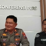 Kasatlantas Polres Pamekasan, AKP Muhammad Munir, bersama Kasi Humas Polres Pamekasan, Iptu Sri Sugiarto.