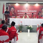 Ketua DPC PDIP Lamongan, Husen, saat memberi sambutan.