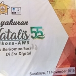 Ketua Stikosa-AWS yang baru, Prida Ariani Ambar Astuti, S.Sos., M.Si., Ph.D saat memberi sambutan pada Dies Natalis ke-55 Stikosa-AWS di kampusnya Jalan Nginden Intan Timur I No. 18, Surabaya, Senin (11/11/2019). foto: BANGSAONLINE.com