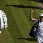 Djokovic dan Querrey usai laga. foto: REUTERS