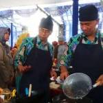 LOMBA: Para pejabat di lingkungan Pemkab Probolinggo yang berlangsung di halaman depan Kantor Sekretariat Daerah Kabupaten Probolinggo, kemarin. foto : andi/ BANGSAONLINE