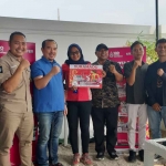 Peluncuran produk Smartfren yang diberi nama Suramadu, kartu perdana atau starter pack untuk masyarakat di Madura, Bali, dan Lombok.