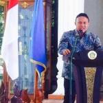 Ari Kusuma saat menyampaikan sambutan di pendopo Kabupaten Sidoarjo, Ahad (24/4). foto: didi rosadi 