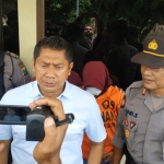 AKP Sodik Effendi, Kasatreskrim Polres Blitar saat memberikan keterangan terkait kasus penemuan bayi di Desa Sumberkembar, Rabu (5/2/2020).