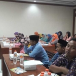 Dewan Penasehat Baznas Gresik Muslih saat memberikan paparan. foto: SYUHUD/ BANGSAONLINE