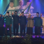 KOMPAK: Suasana deklarasi pemenangan Gus Muhdlor-Subandi di Hotel Aston Kahuripan, Jumat (25/9) malam. foto: istimewa