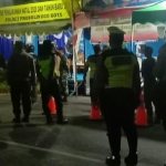 Razai protokol kesehatan di kawasan Alun-alun Kota Probolinggo.